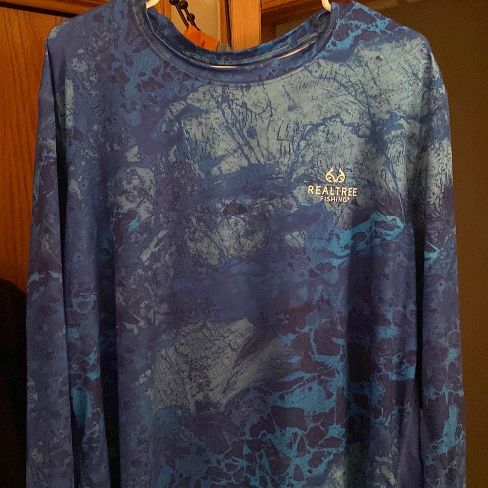 Long sleeve shirts